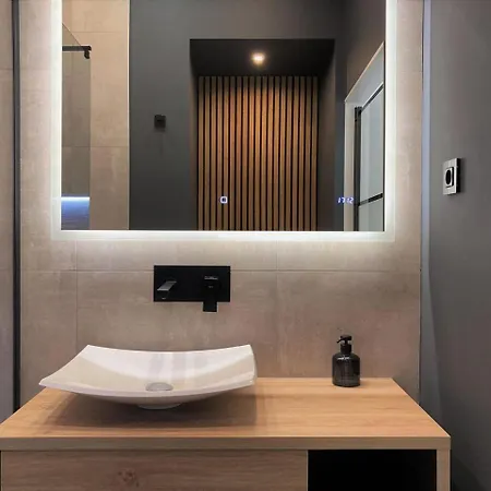 Urban Deluxe Danube Lofts *